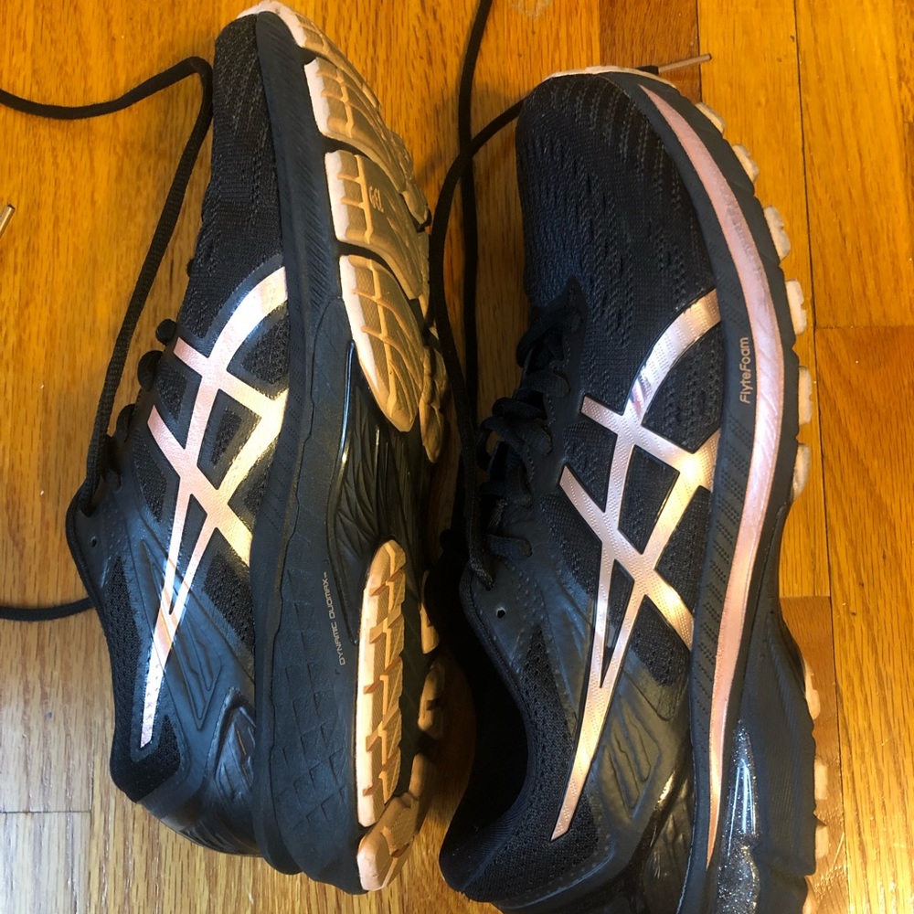 ASICS flytefoam tennis shoes size 9